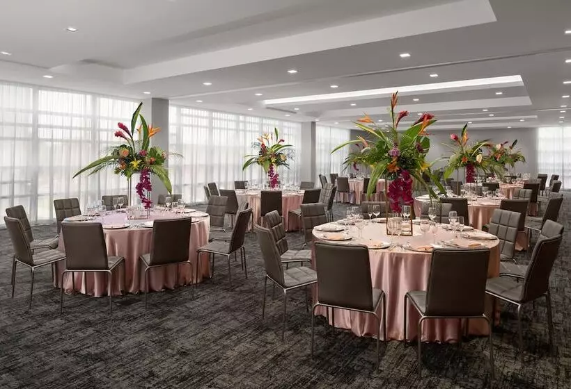 Ac Hotel By Marriott Miami Dadeland