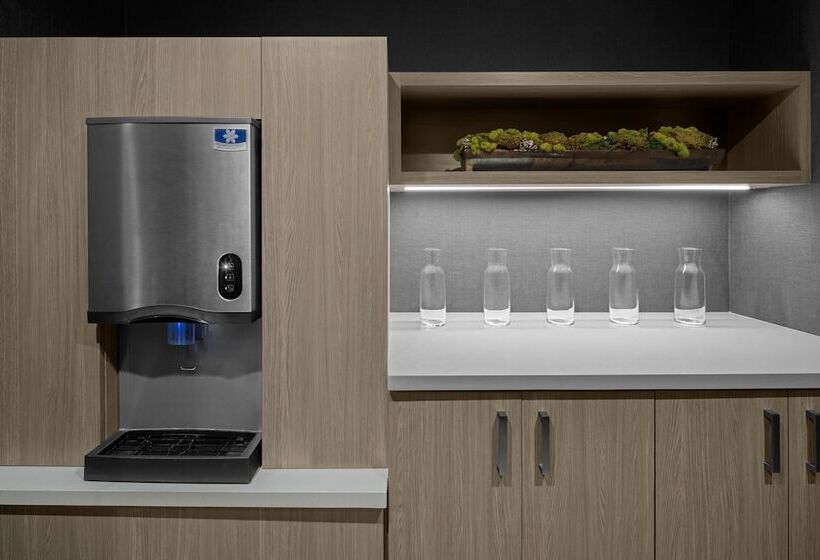 Ac Hotel By Marriott Miami Dadeland