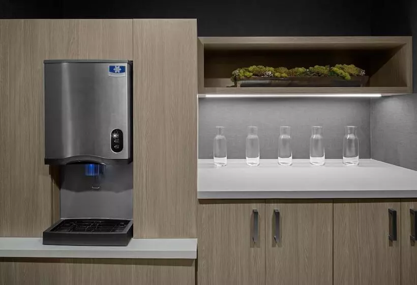 Ac Hotel By Marriott Miami Dadeland