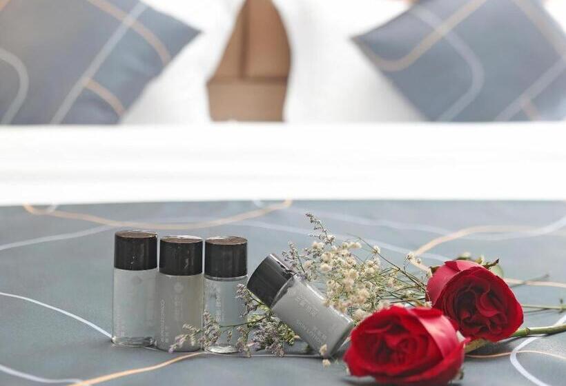 Chonpines Hotel·jining Railway Station Wanda Plaza