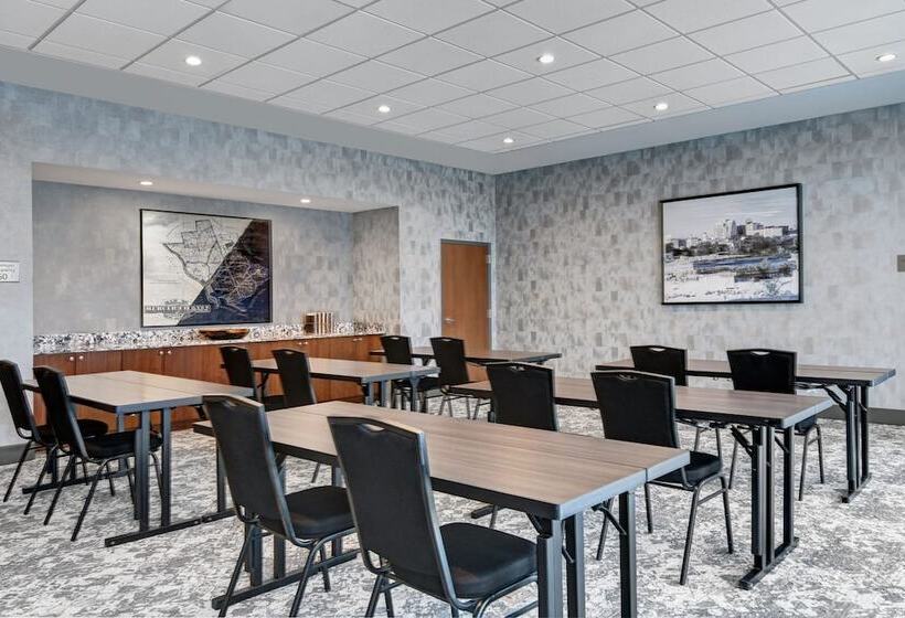 فندق Courtyard By Marriott Hamilton