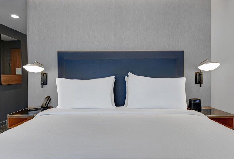 فندق Courtyard By Marriott Hamilton