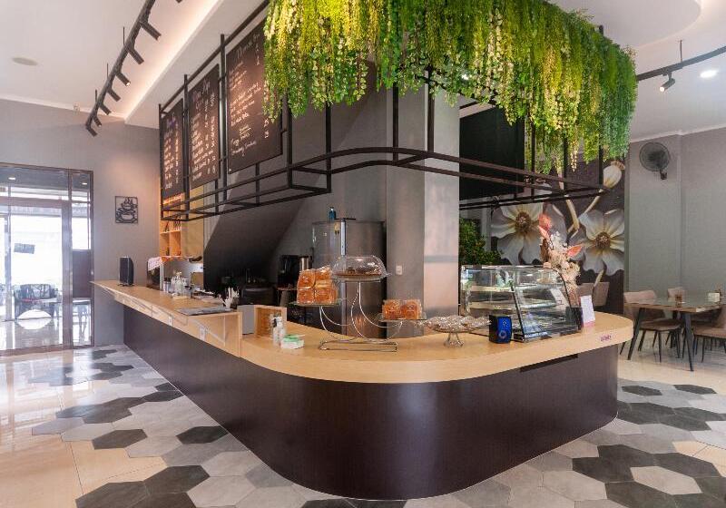 فندق Ellegan Residence By Oyo Rooms