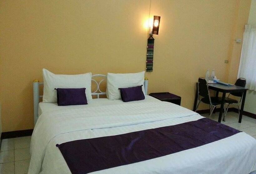 ホテル Lamphun Place