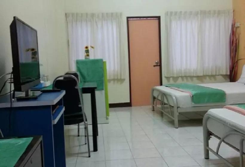 ホテル Lamphun Place