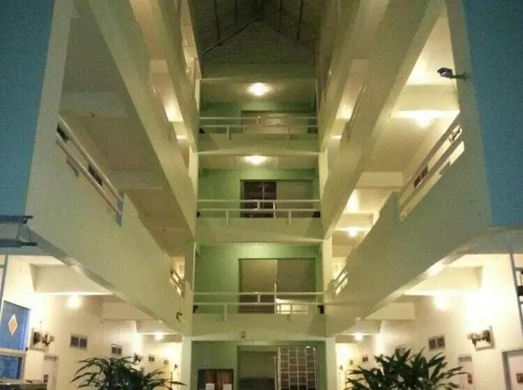 ホテル Lamphun Place