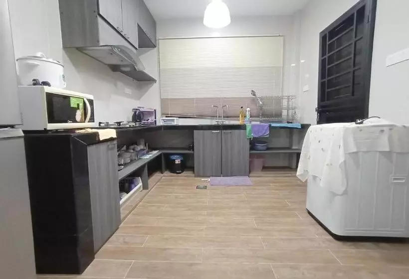 ホテル Oyo 90203 Emma Sukma Homestay