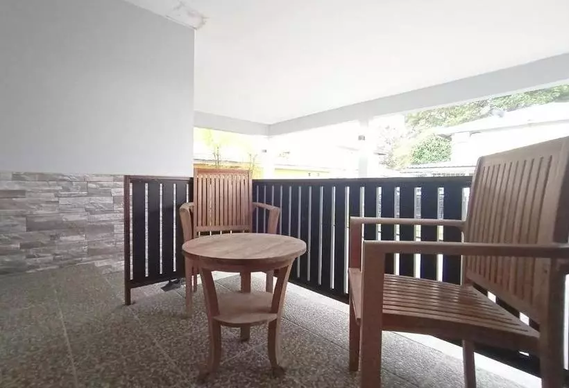 ホテル Oyo 90203 Emma Sukma Homestay