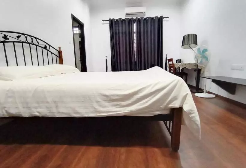 ホテル Oyo 90203 Emma Sukma Homestay