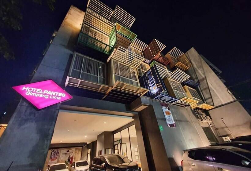Szálloda Pantes Simpang Lima Semarang