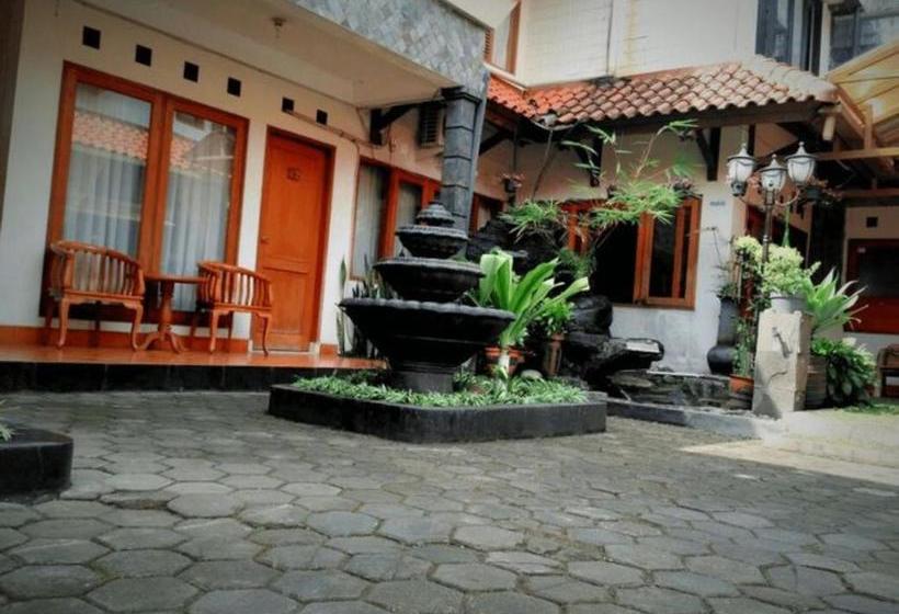 Hotell Wisma Puri Larasati