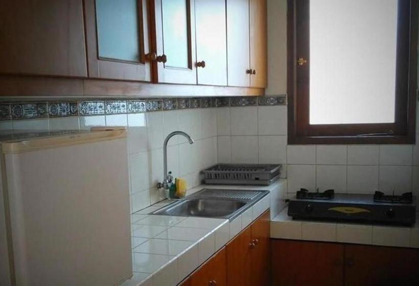 Hotell Wisma Puri Larasati