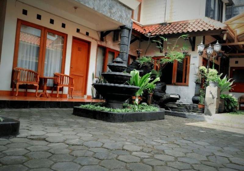 Hotell Wisma Puri Larasati