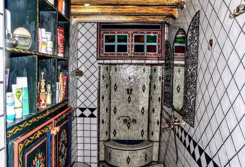 هتل Riad Razoli Sidi Fateh