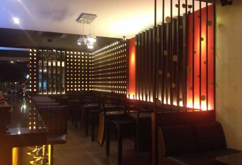 Отель The Cozy Nest Boutique Rooms