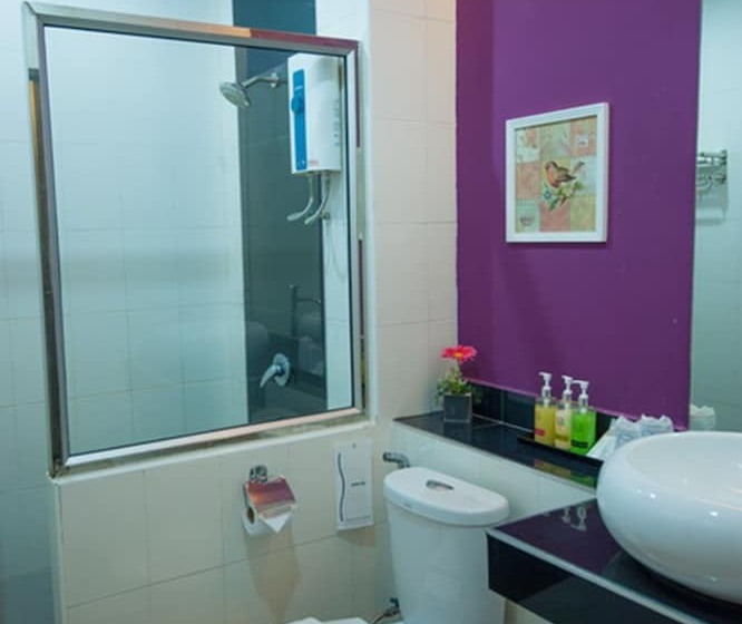 Отель The Cozy Nest Boutique Rooms