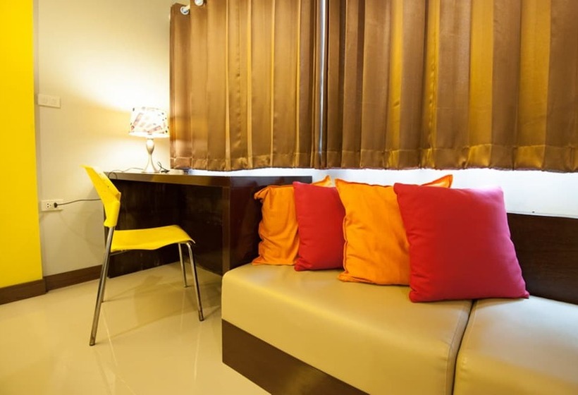 Отель The Cozy Nest Boutique Rooms