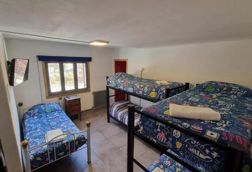 ペンション Temiscira Hostel
