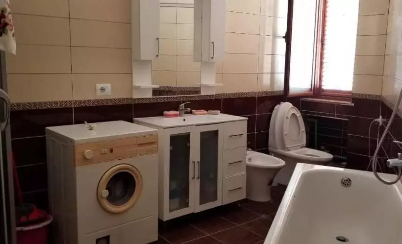 ユースホステル Anas Apartment