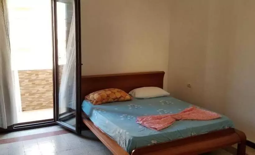 ユースホステル Anas Apartment