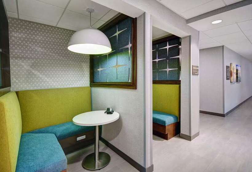 בית מלון כפרי Hampton Inn Cave City, Ky