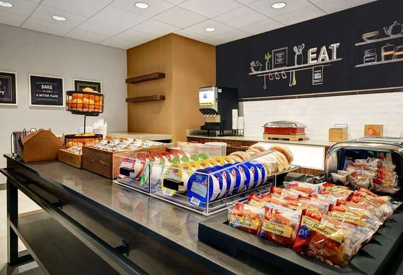 בית מלון כפרי Hampton Inn Cave City, Ky