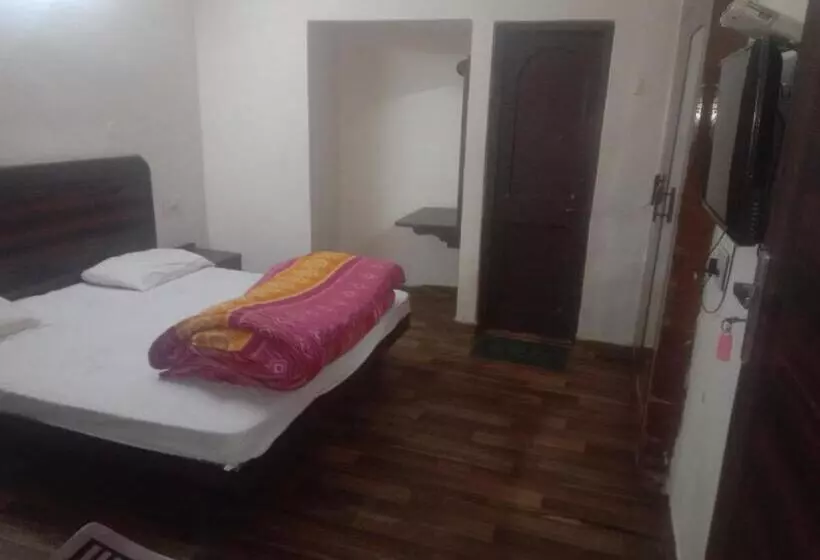 Hotelli Jogi Guest House For Families,friends Guest Facilities Fully Furnished Ac Rooms, Wifi, Lcdtvcable, A