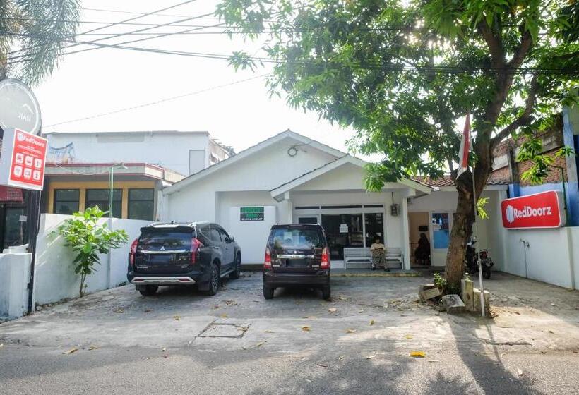 Hotel Reddoorz Syariah At Griya Merbotan Demak