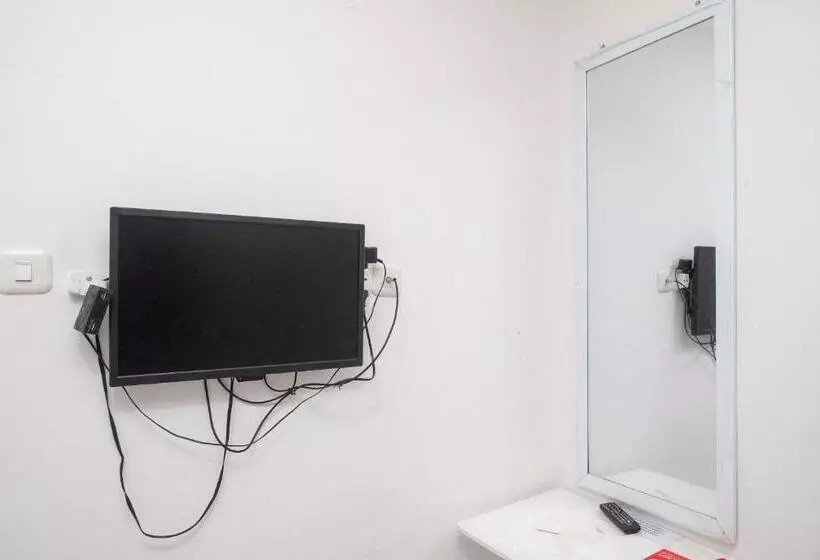 Hotelli Reddoorz Syariah At Griya Merbotan Demak