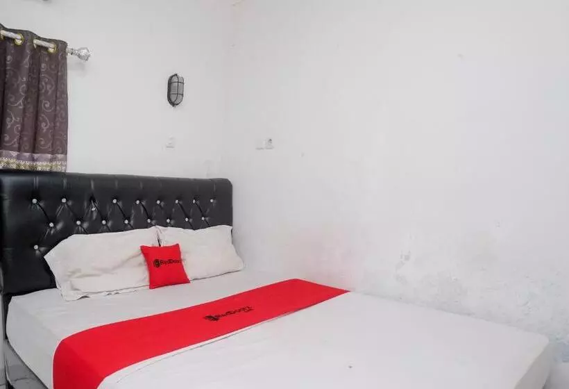 Hotelli Reddoorz Syariah At Griya Merbotan Demak