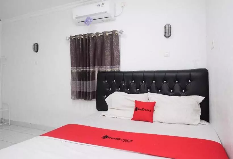 Hotelli Reddoorz Syariah At Griya Merbotan Demak