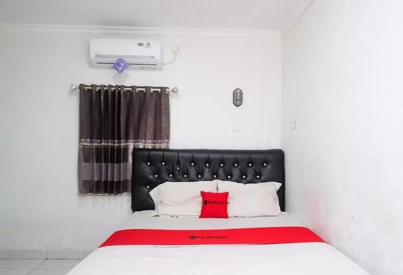 Hotelli Reddoorz Syariah At Griya Merbotan Demak