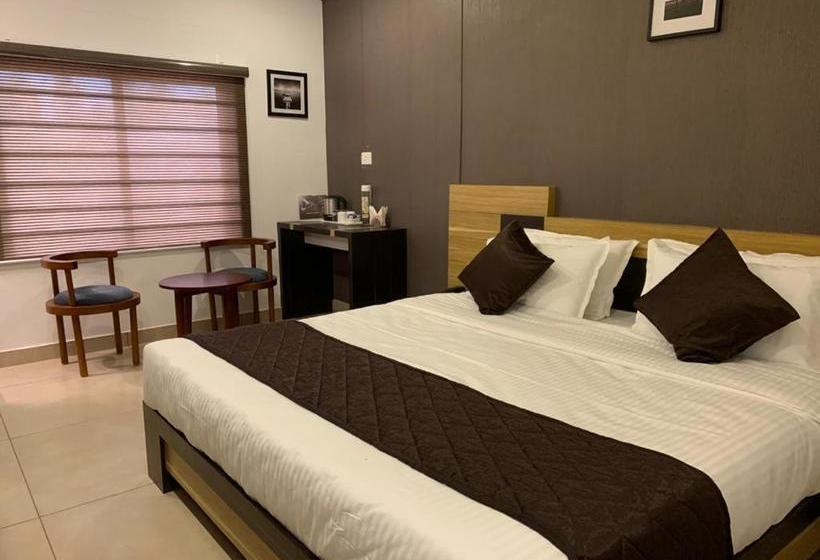 فندق The Porch Inn