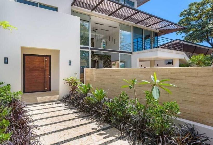 Mother Earth Luxury Boutique Hotel, Restaurant & Spa