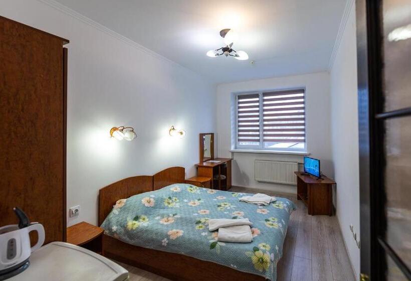 בית מלון כפרי алексік