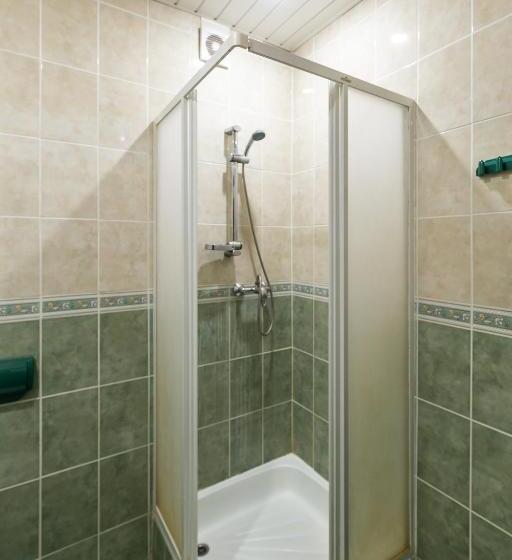 בית מלון כפרי алексік