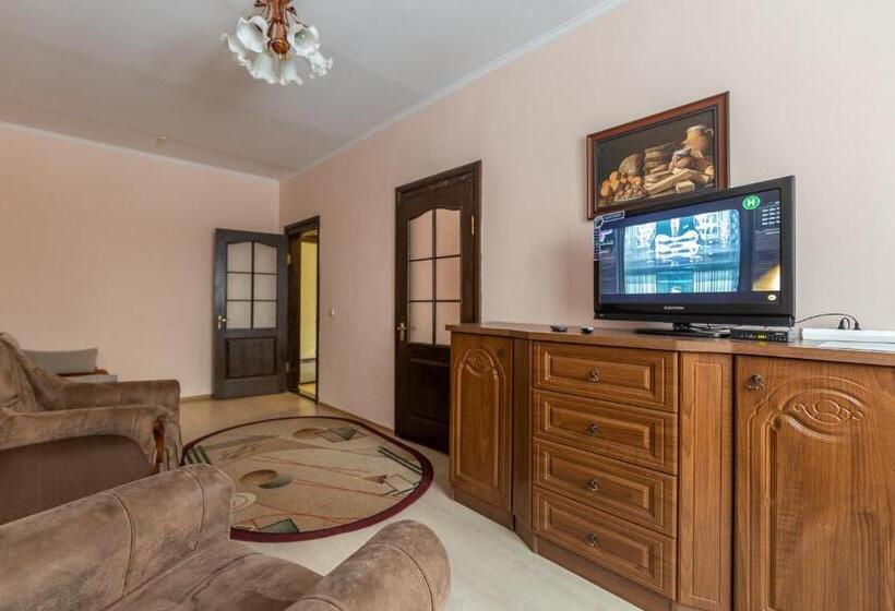 בית מלון כפרי алексік