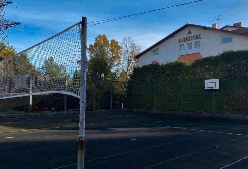 בית מלון כפרי алексік