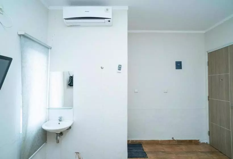 ホテル 77 Guest House Serpong Mitra Reddoorz