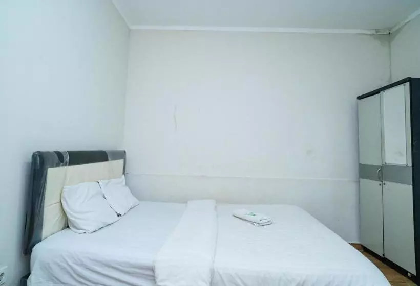 ホテル 77 Guest House Serpong Mitra Reddoorz