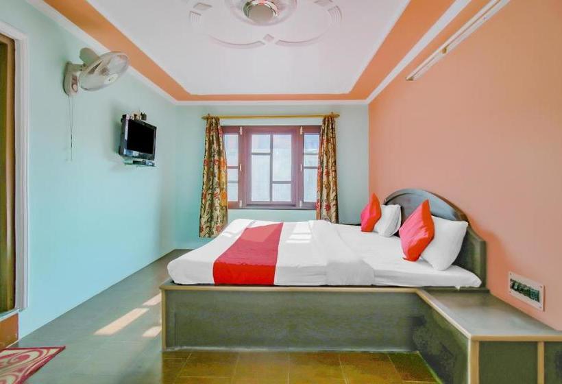 Hotel Oyo 78606 Kashmir Royale Resort