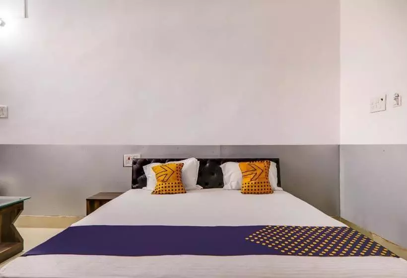 Hotelli Spot On 808342  Pratima And Banquet Hall
