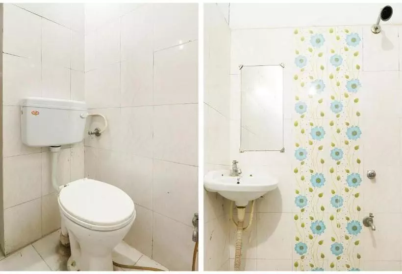 Hotelli Spot On 77881 Kasturi Sai Darbar