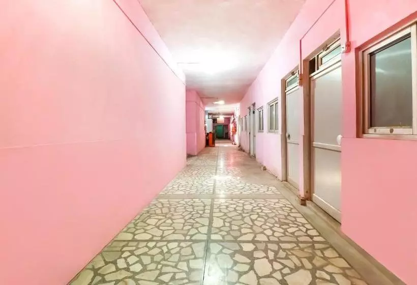 Hotelli Spot On 77881 Kasturi Sai Darbar