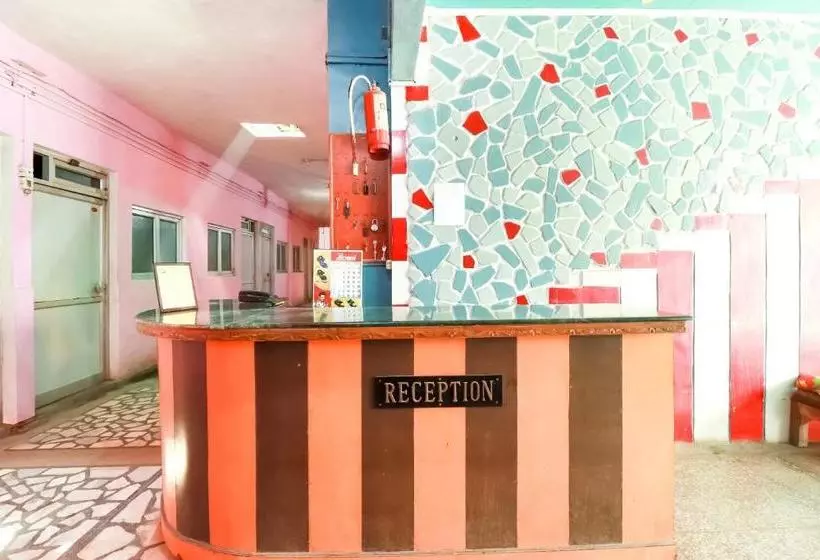 Hotelli Spot On 77881 Kasturi Sai Darbar
