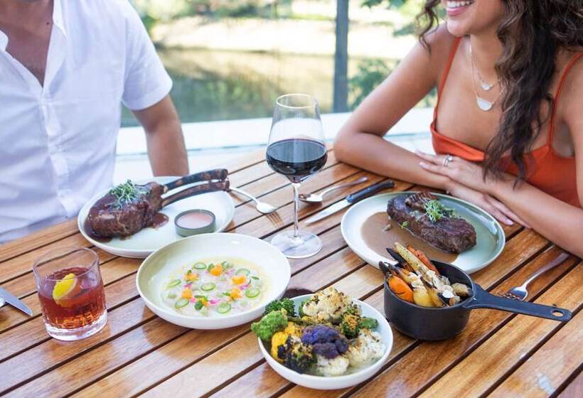 هتل Thompson San Antonio Riverwalk, By Hyatt