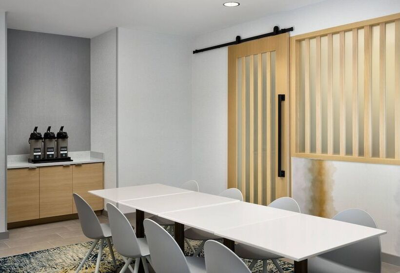 فندق Towneplace Suites By Marriott Plant City