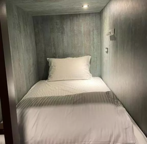One Night Hostel