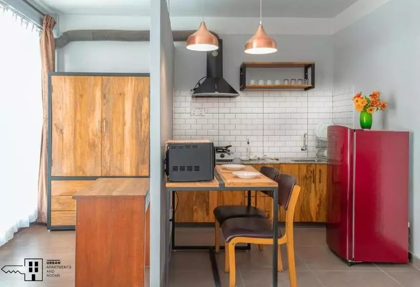 Urban Apartments And Rooms