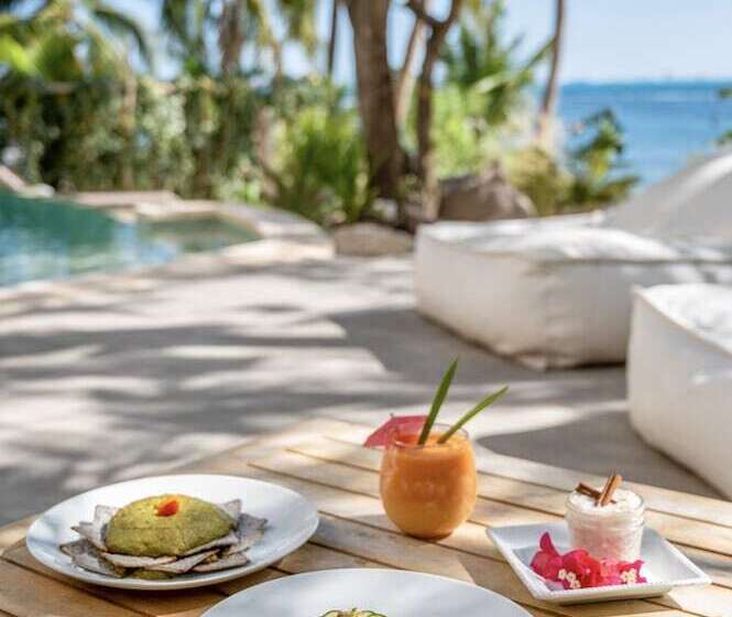 فندق Lola By Coco B Isla